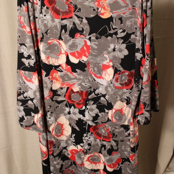 Violet B. dress with 3/4 bell sleeves. Black/red/grey/peach color. Size 2X. - Picture 4 of 4